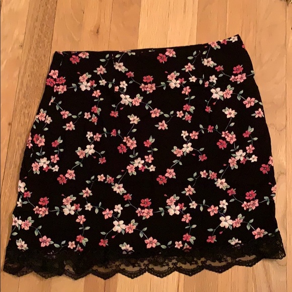 Floral skirt - Picture 3 of 4